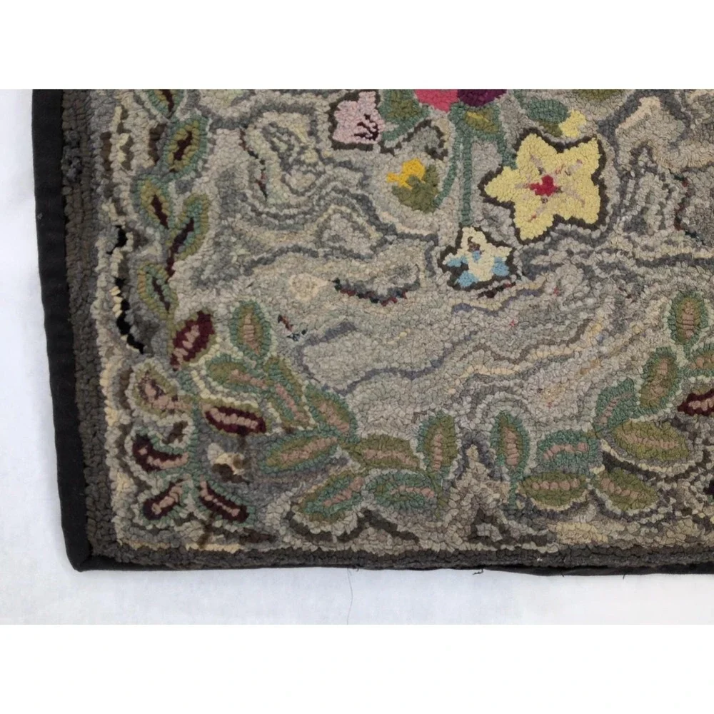 VTG Antique Hooked Rug 42